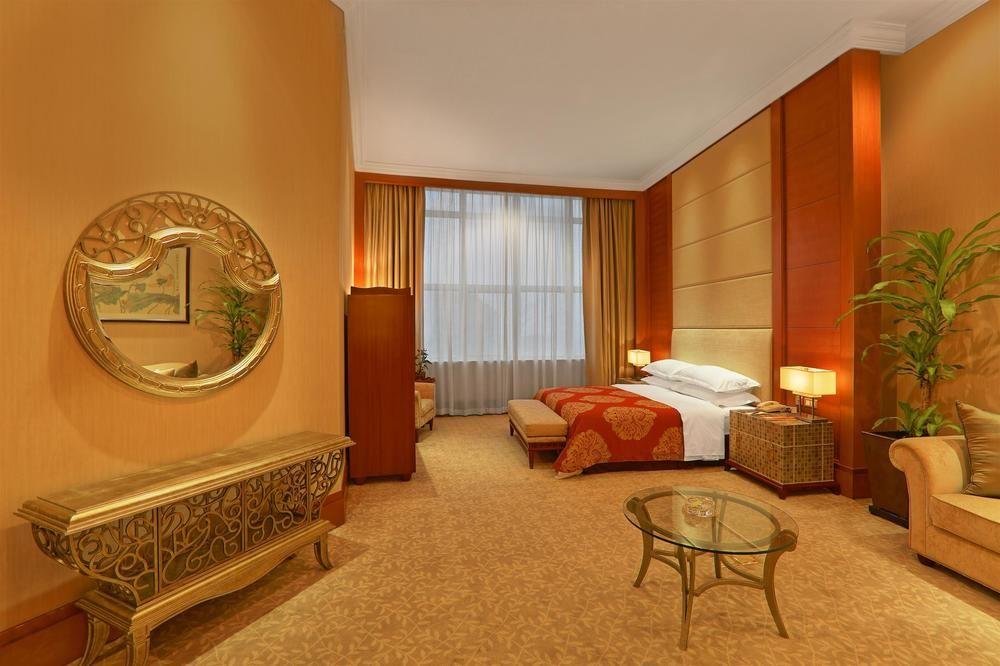 Sheraton Lido Hotel