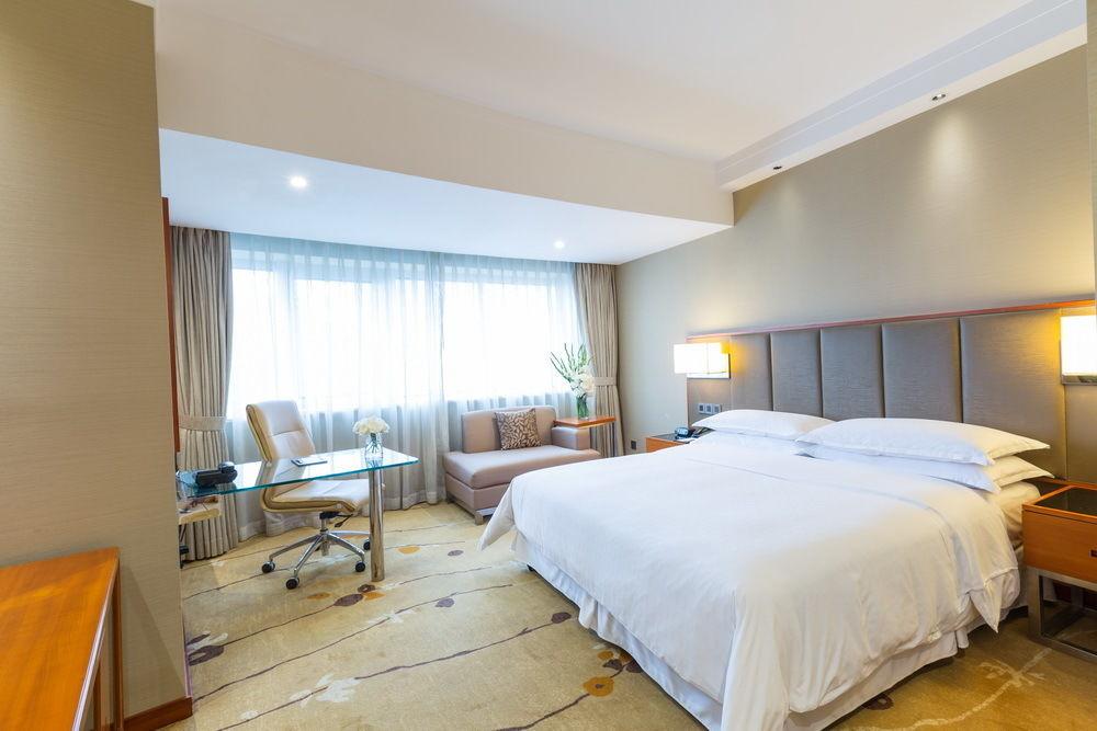 Sheraton Lido 5* Chengdu