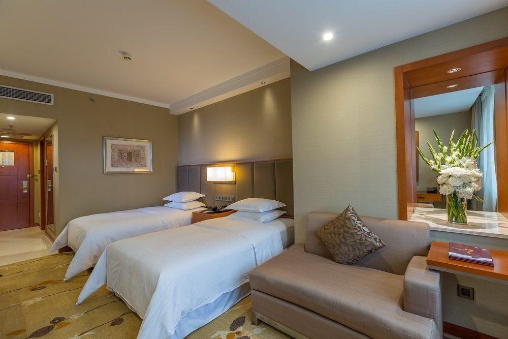 Sheraton Lido Hotel
